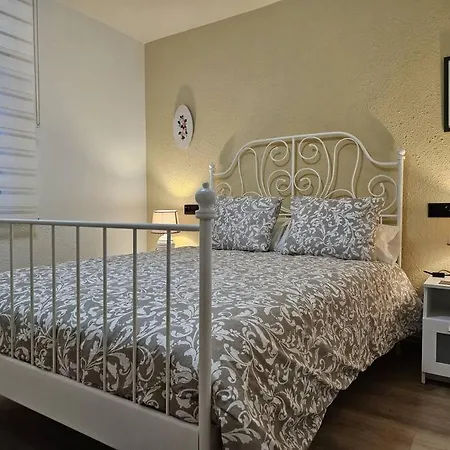 R2R - Apartamento Moderno De 3 Dormitorios - 1A111 *